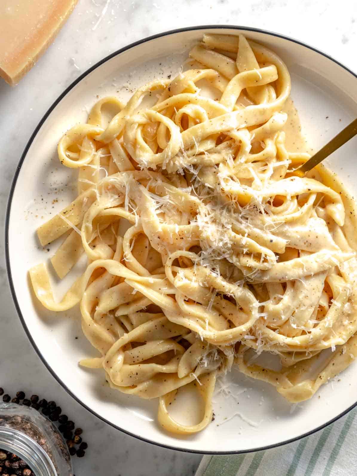 Tonnarelli cacio e pepe.