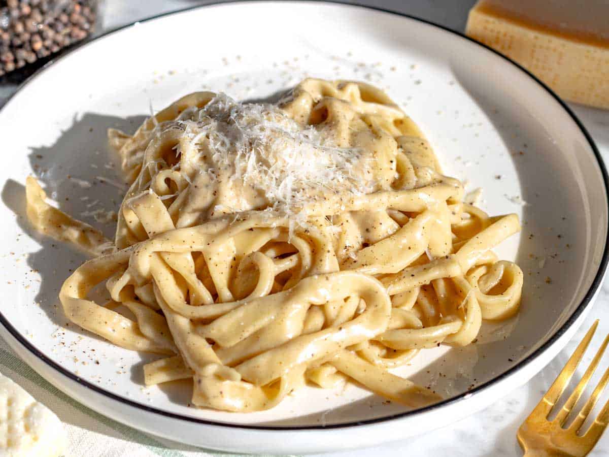 Creamy tonnarelli cacio e pepe.