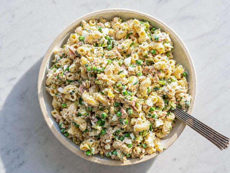Step 4 Tuna macaroni salad mixed until creamy and evenly coated.